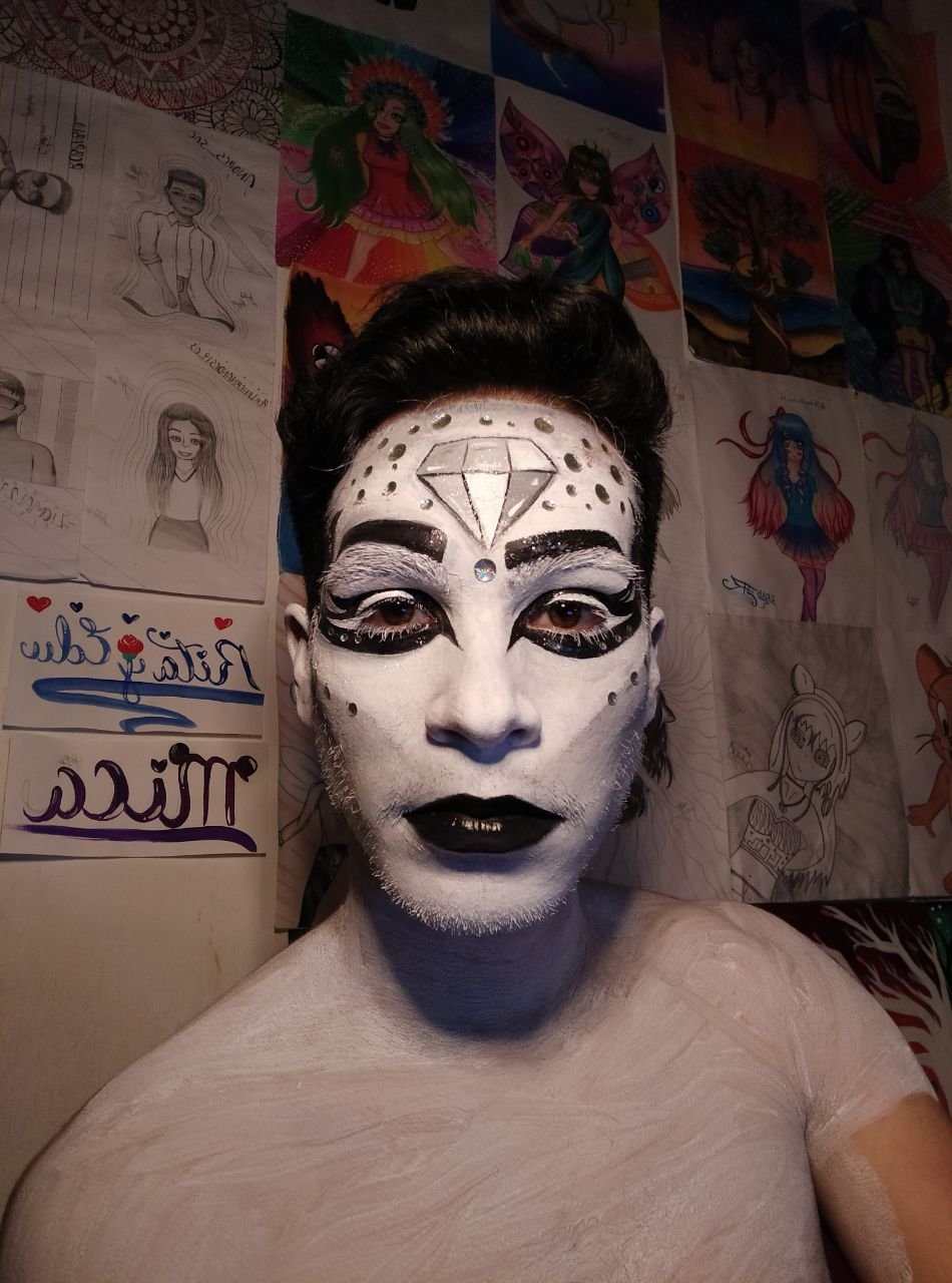 ESP/ENG]Body paint inspirado en una gema de cristal Diamante Azul S.U/Body  paint inspired by a crystal gem Blue Diamond S.U