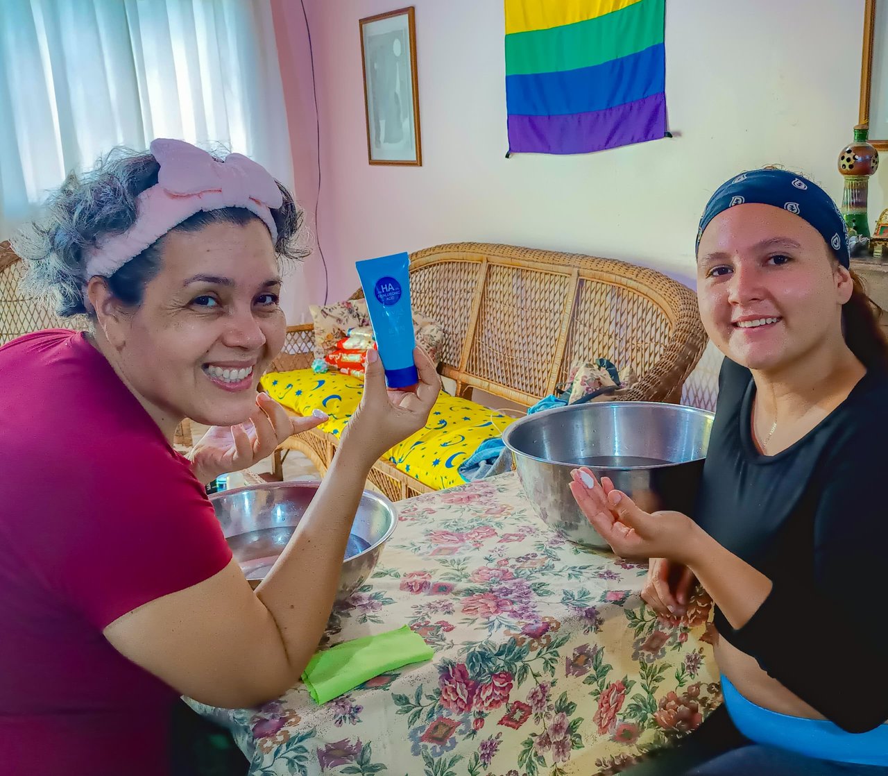 Skin Care and friendship, the perfect combination (English/Spanish)