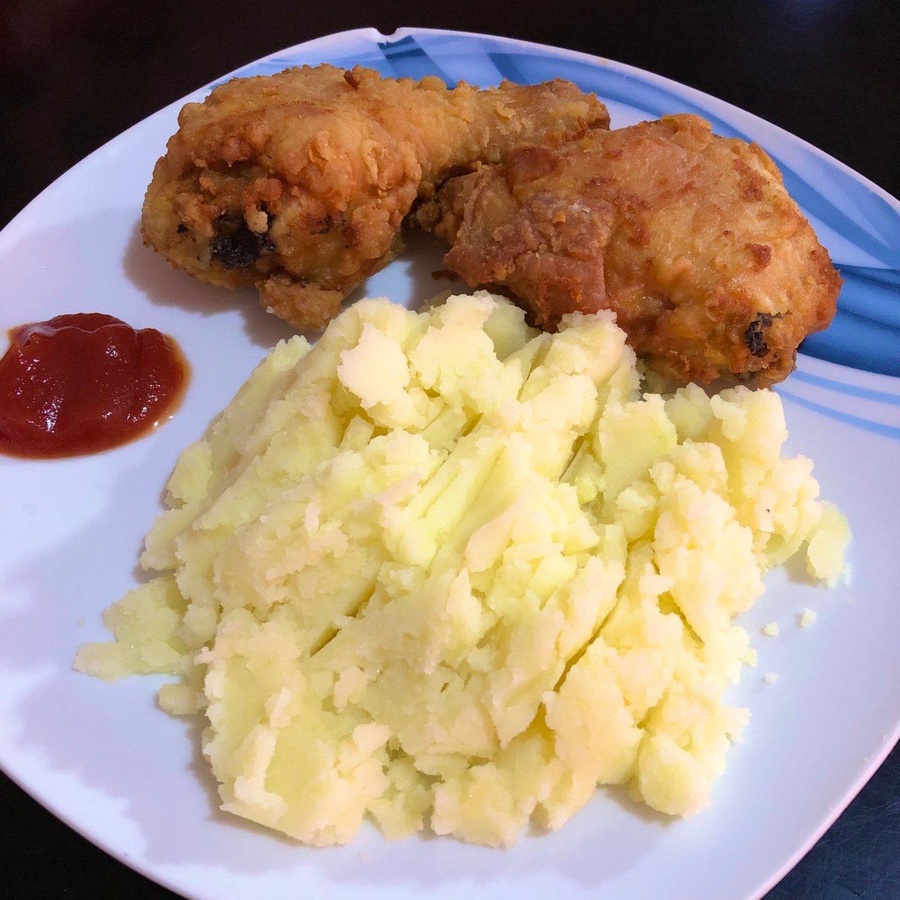 POLLO FRITO CON PURÉ DE PAPAS | FRIED CHICKEN WITH MASHED POTATOES | PeakD