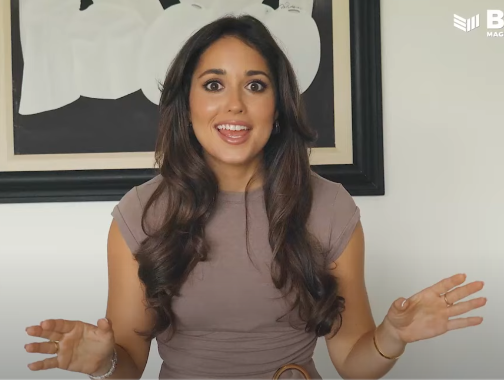 Isabella Santos, first second of the video screenshot.