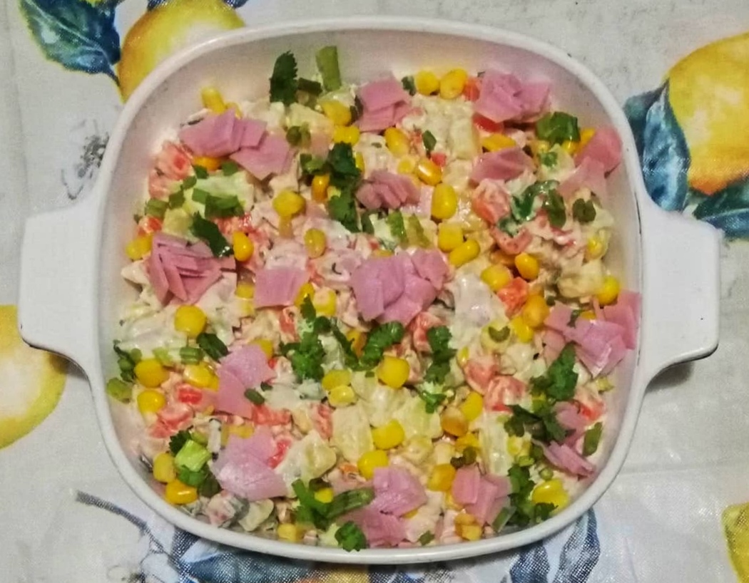 English garden salad with shredded ham…