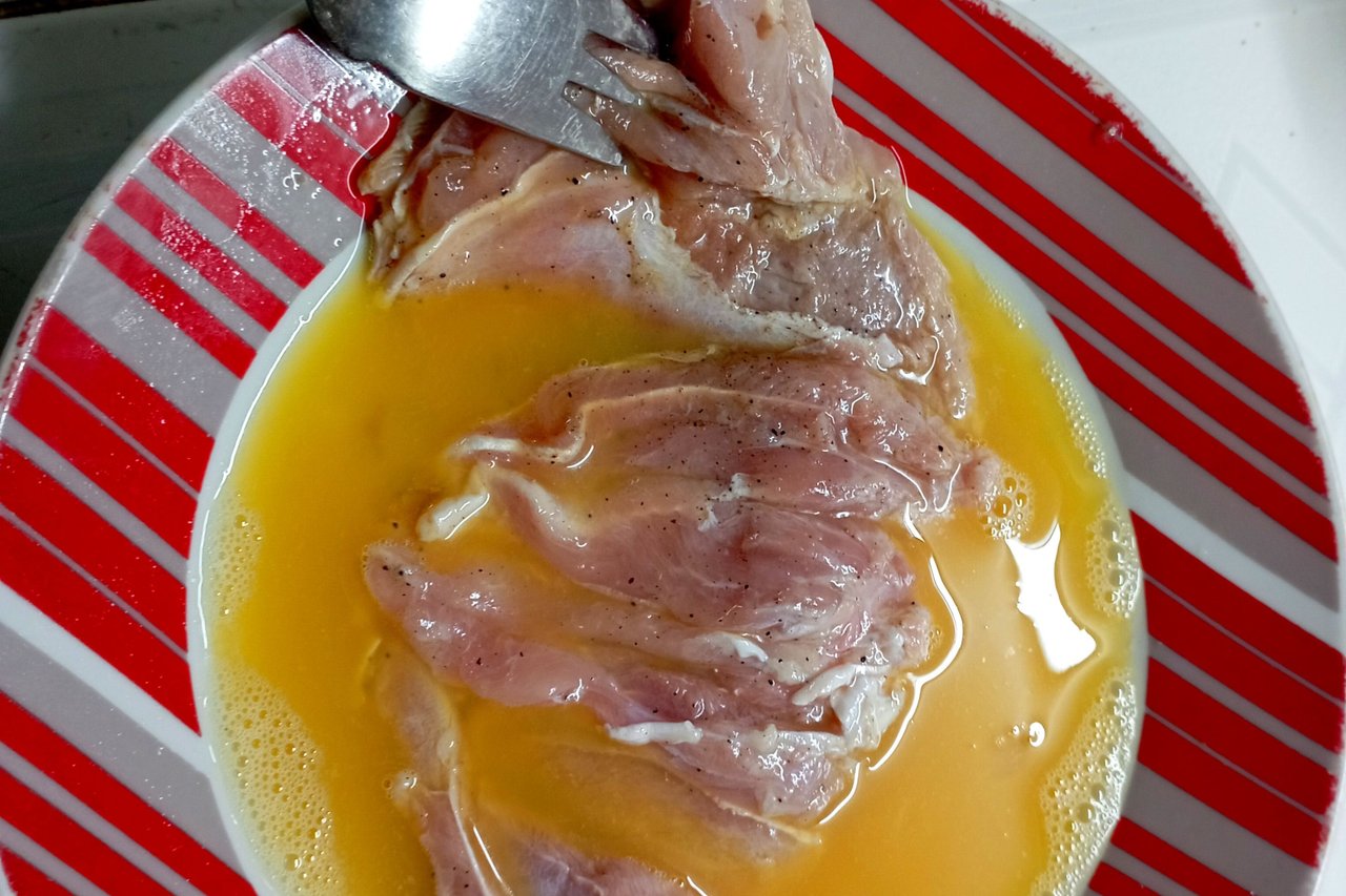 Italiano: https://files.peakd.com/file/peakd-hive/lileisabel/23vi6NzknFTC7Q7RJGSbFVmp8myCE5CJmokEMwijDfxNdVxdUiwVfh6bQSZ6XSZaW4eGo.jpg