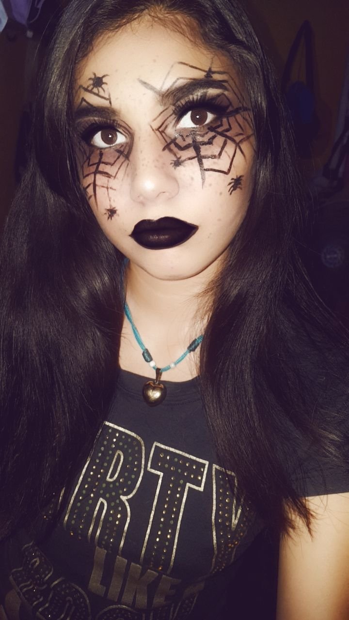 ENG-ESP] Halloween… Maquillaje de telarañas//Halloween... Spider web makeup.  | PeakD