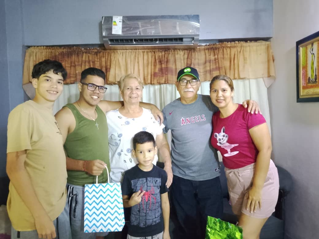 [ESP/ENG] Life gave my children the best grandparents.