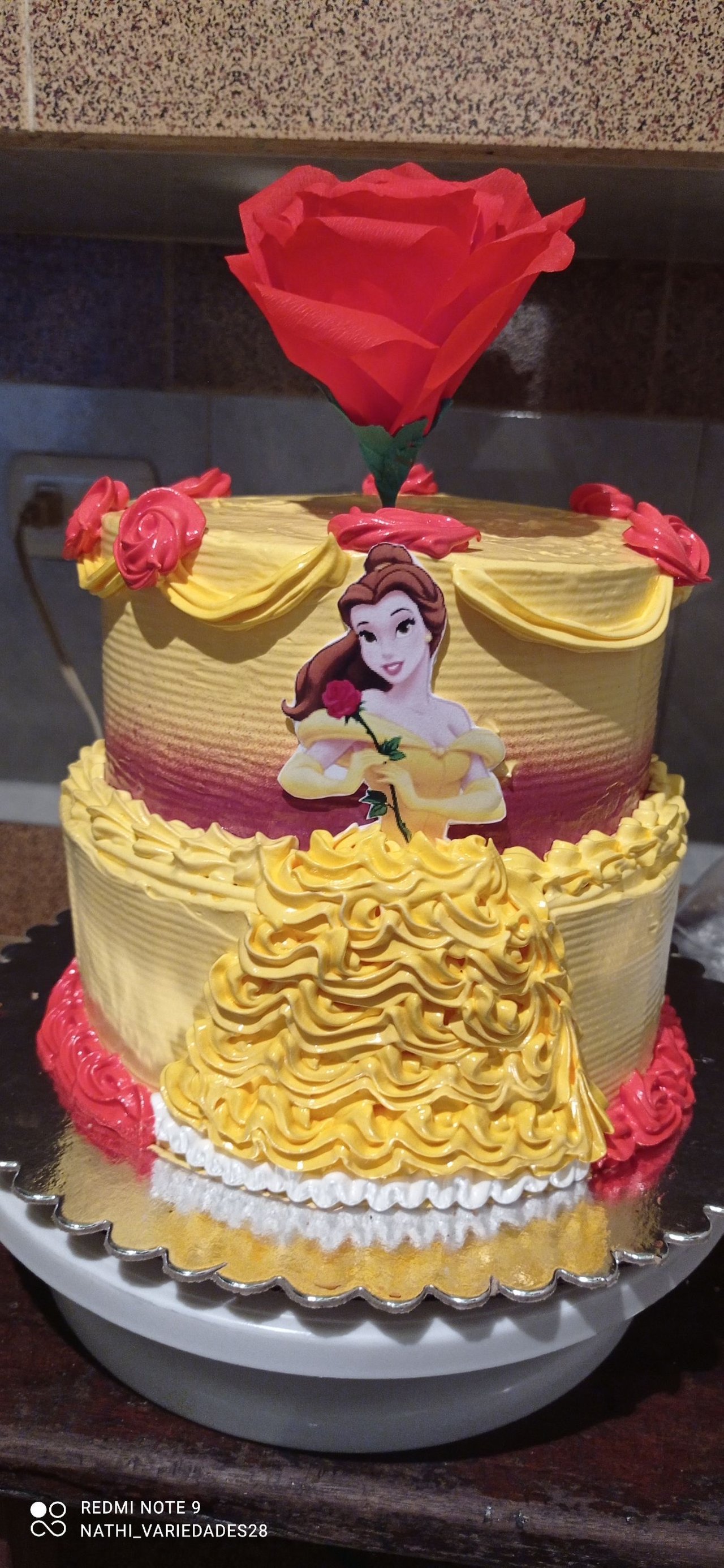 ENG-ESP] Decoración de pastel inspirado en la princesa Bella./ Cake  decoration inspired by Princess Belle | PeakD