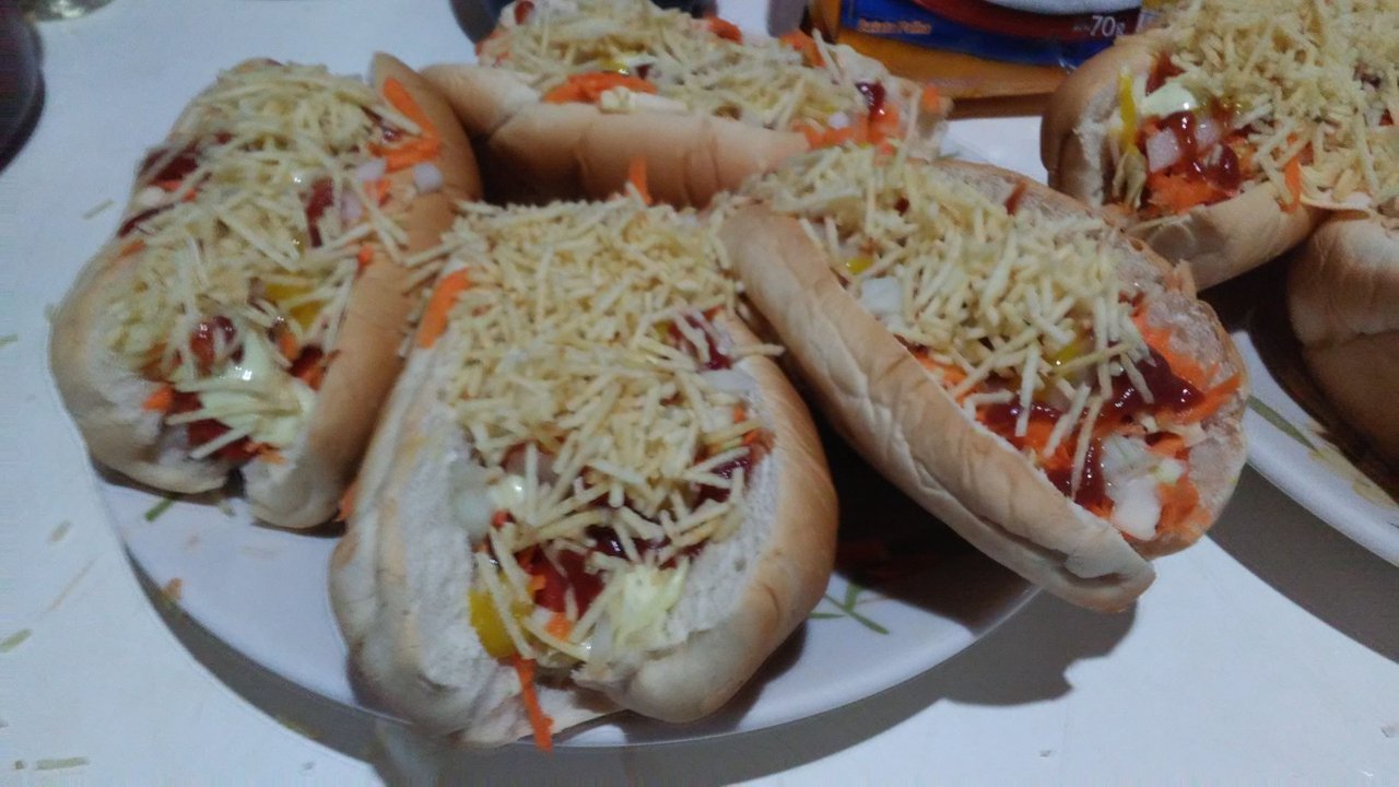 Tarde de Perros Calientes / Afternoon of Hot Dogs [ESP/ENG] | PeakD