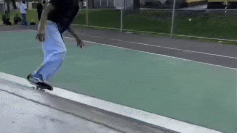 https://files.peakd.com/file/peakd-hive/skatehive/23vsFeoN5oCqGyhyFPgvKrvSNYADa97xnjrdqZaToU8tmX213QZXH7xSExxky8zYETGh8.gif