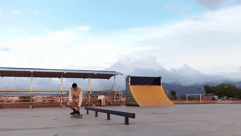 https://files.peakd.com/file/peakd-hive/skatehive/241F9HwpzCHZAGvRLryAhcHdUumAJDEV1s9epG9FgEGkpwE1d595tVWDEZGTYLKomksNs.gif