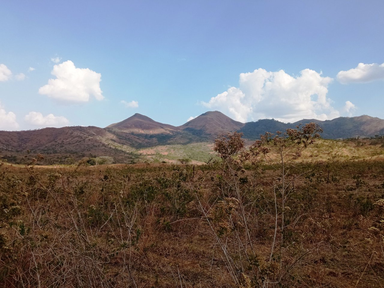 Climbing Las Tetas hill in Tinaquillo, Cojedes - Venezuela / Subiendo al cerro Las Tetas en Tinaquillo, Cojedes - Venezuela