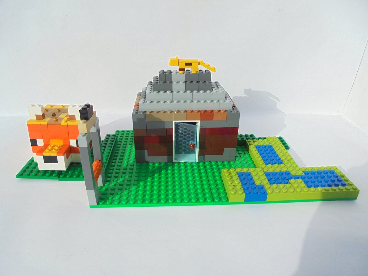 Lego minecraft woodland online mansion 2020