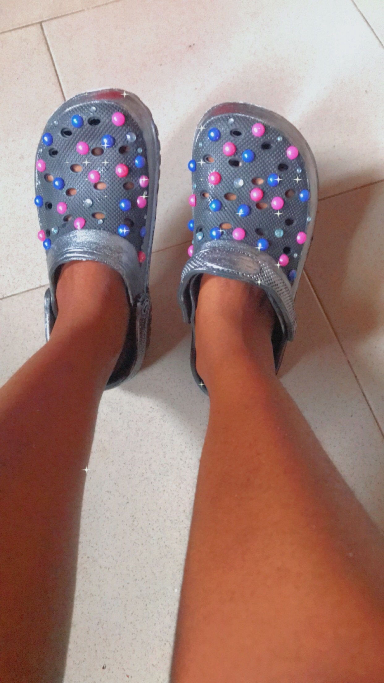 ENG-SPN] DIY: Being creative with Crocs. // Bricolaje: Ser creativa con  Crocs. | PeakD