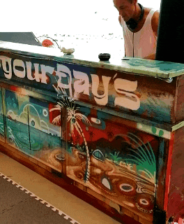 Hippie Market 64.gif