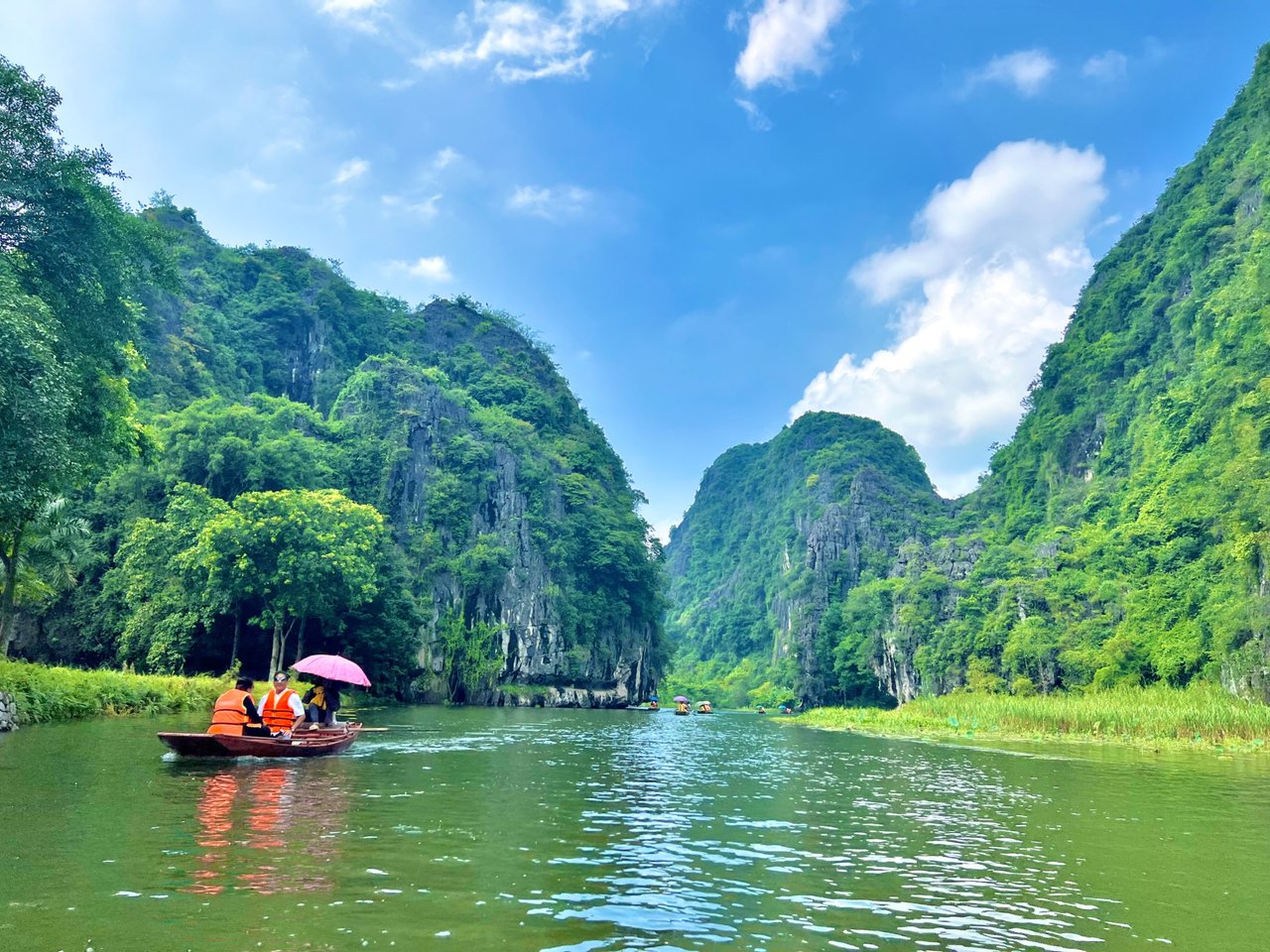Tam Coc - Bich Dong : Caving & River Cruising to the Paradise in Ninh Binh, IndoChina Travel Blog Series, Vietnam