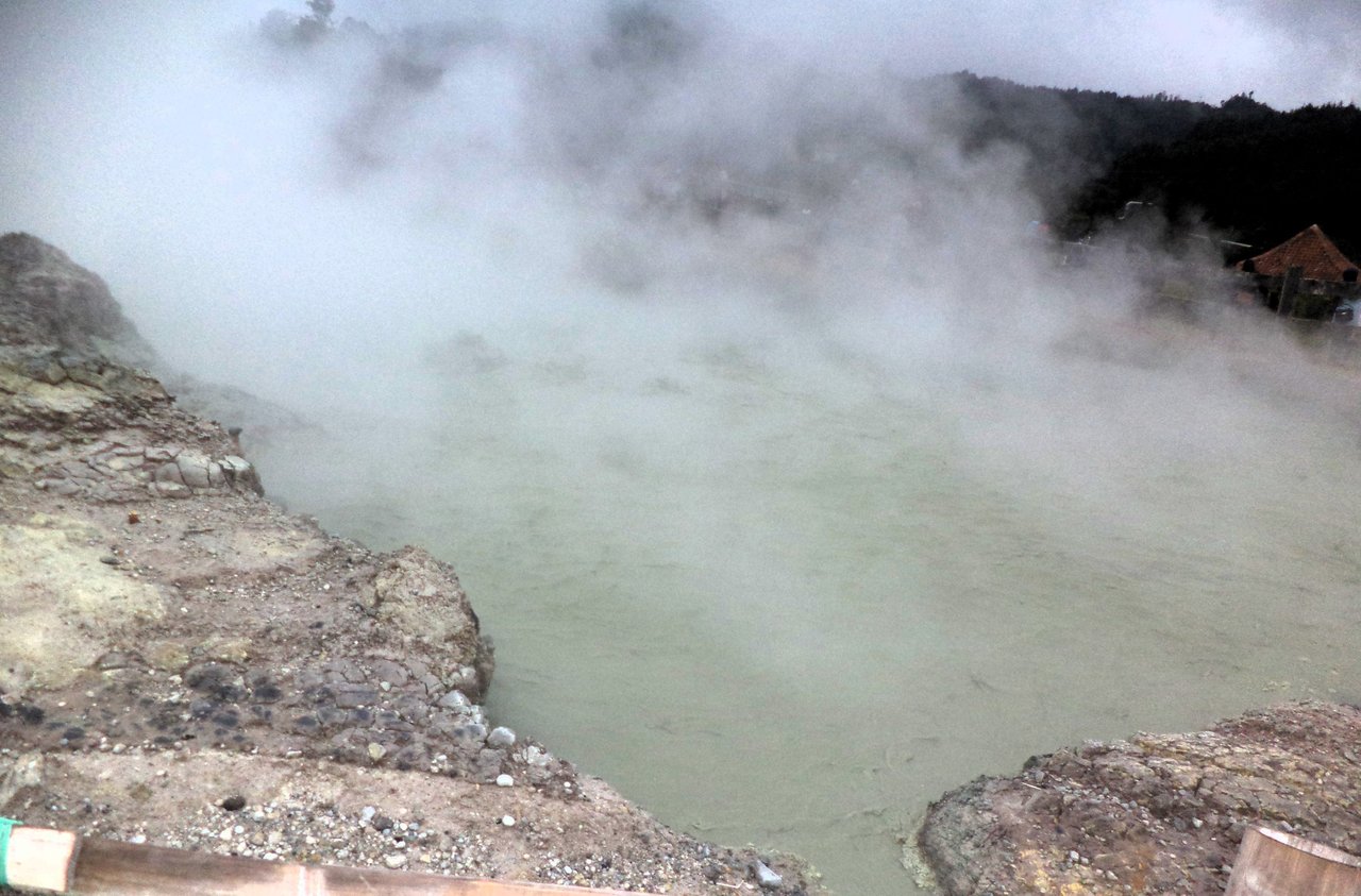 KAWAH SIKIDANG | Quite Dangerous Beauty | PeakD