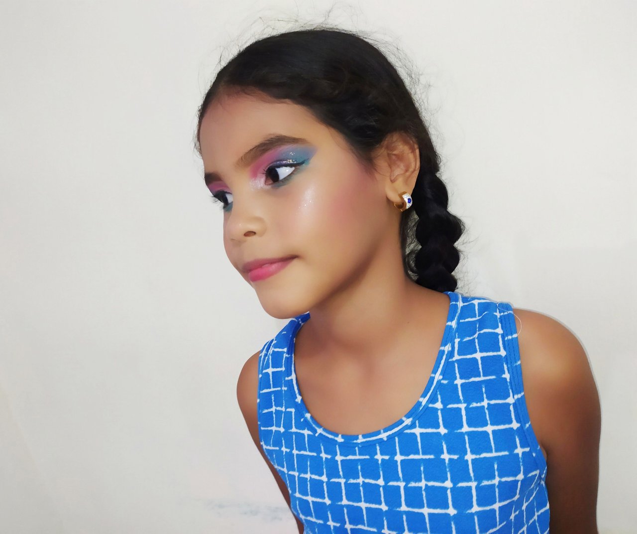 ESP-ING] Maquillaje en tonos pasteles y brillo para niña💗 - Makeup in pastel  tones and glitter for girls💗 by @vvarenas