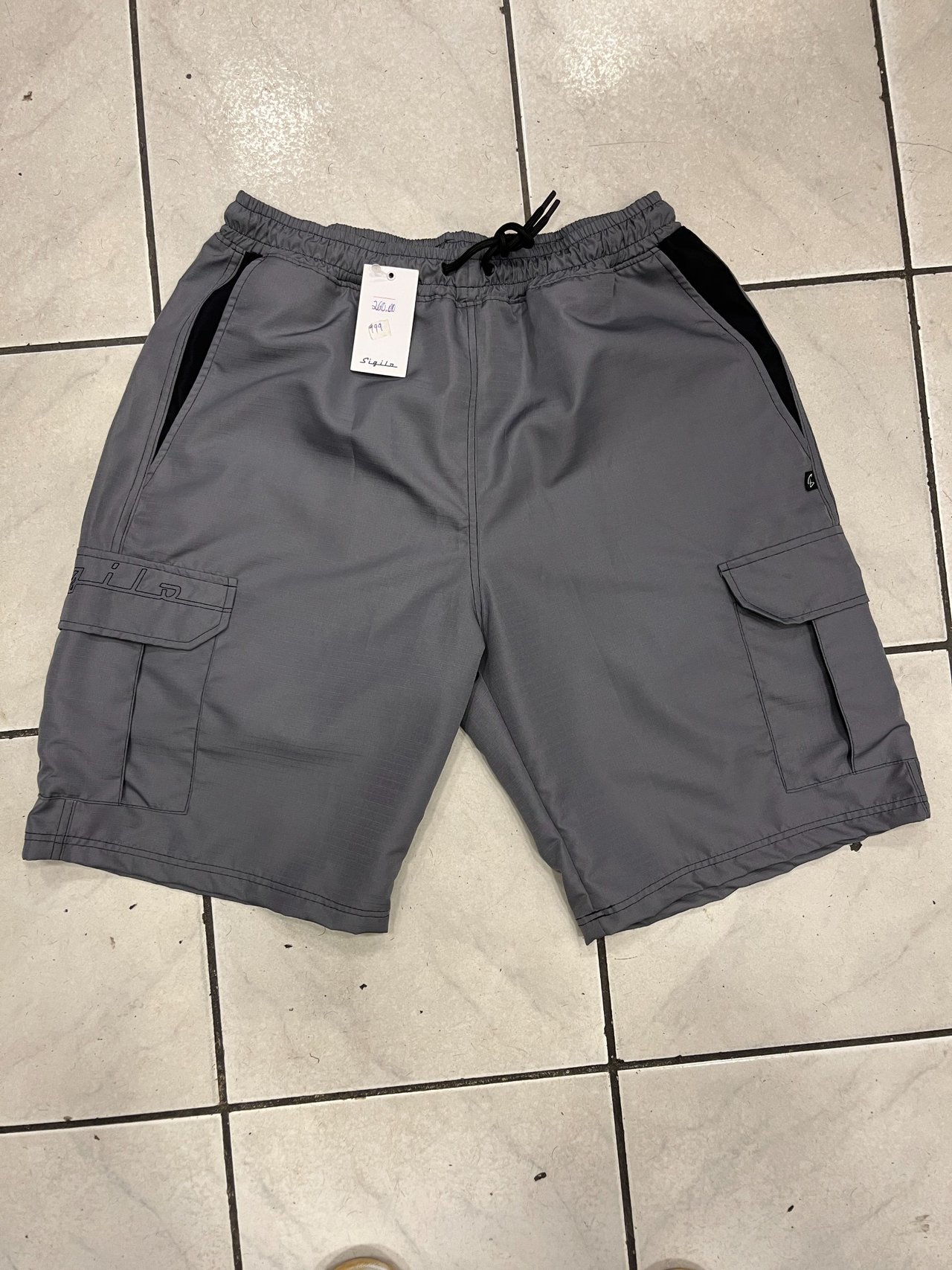 I visited Bless Skateshop Santana in Sao Paulo Brazil where I paid for a Pair of High End Shorts  using Hive Dollars via Hive Keychain and v4v & here is my review