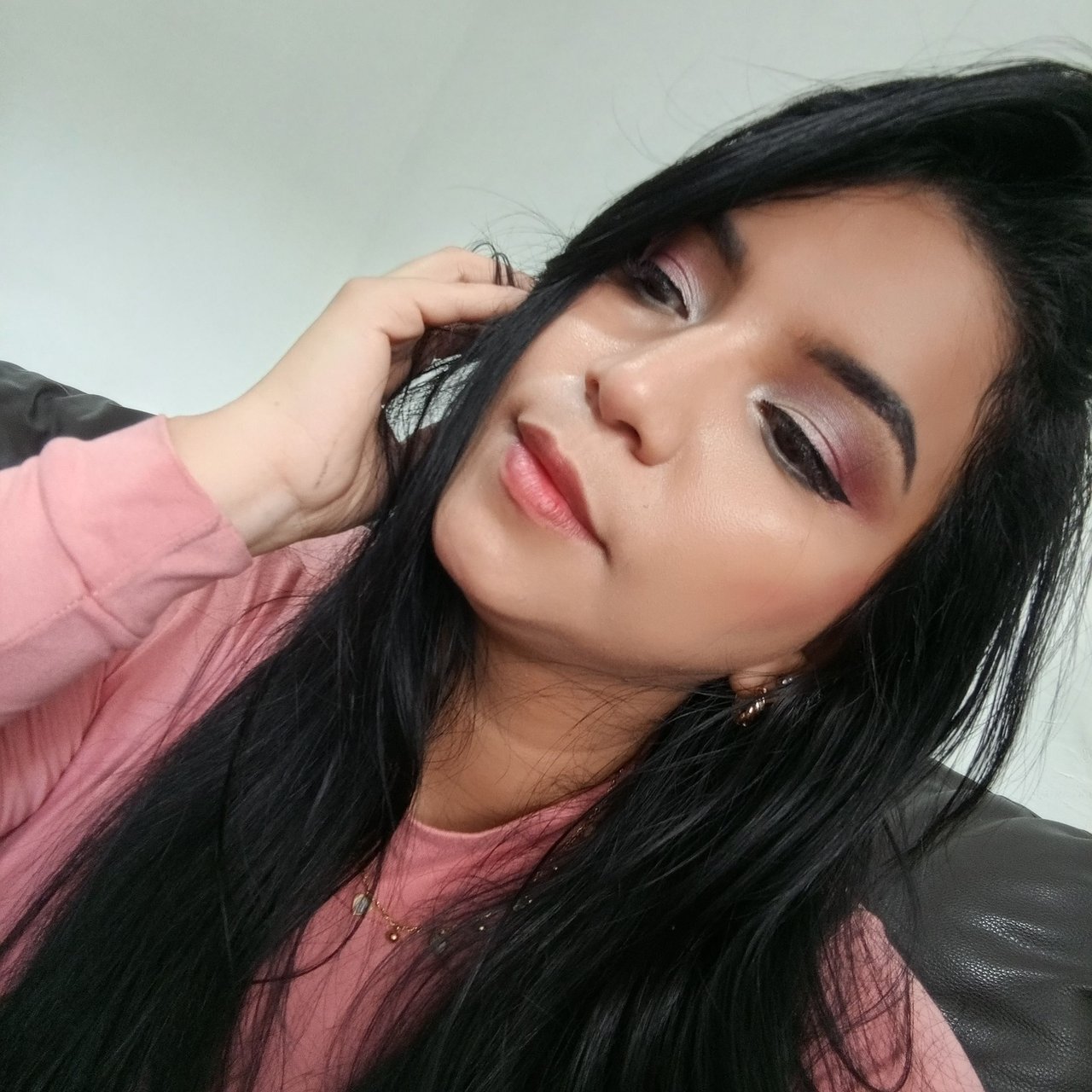 Makeup practice, silver and burgundy tones.[Eng-Spa]