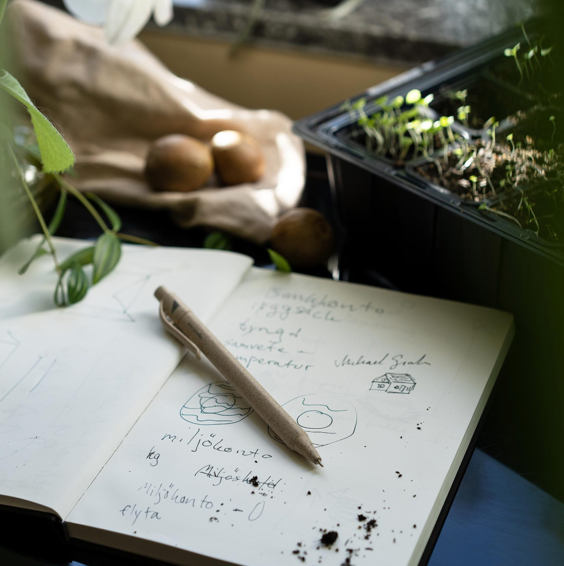 Natural Grass Pen - Made From Locally Grown Meadow Grass!