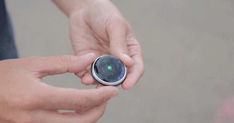 haize-minimalist-navigation-system-for-cyclists-2.gif