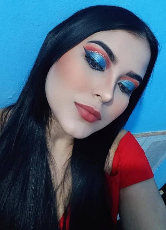 Fabulous Makeup in Intense Red and King Blue Shades [ESP/ENG] | PeakD