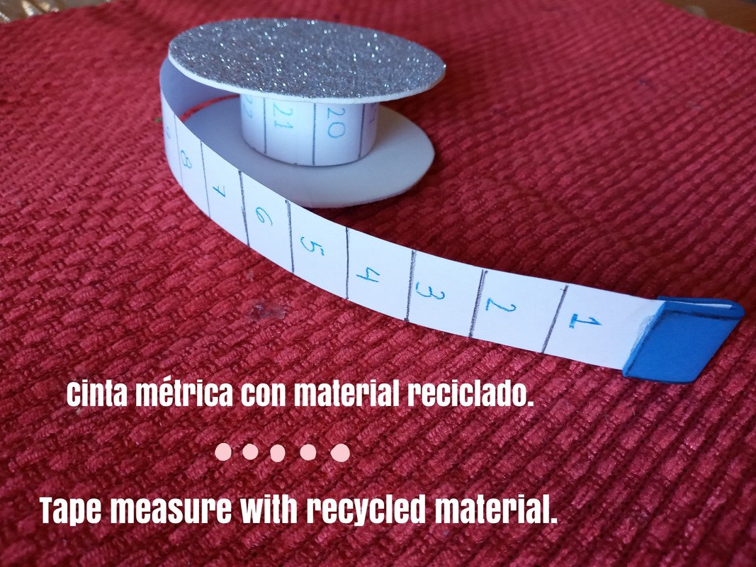 Cinta métrica con material de reciclaje. || Tape measure with recycled  material. | PeakD