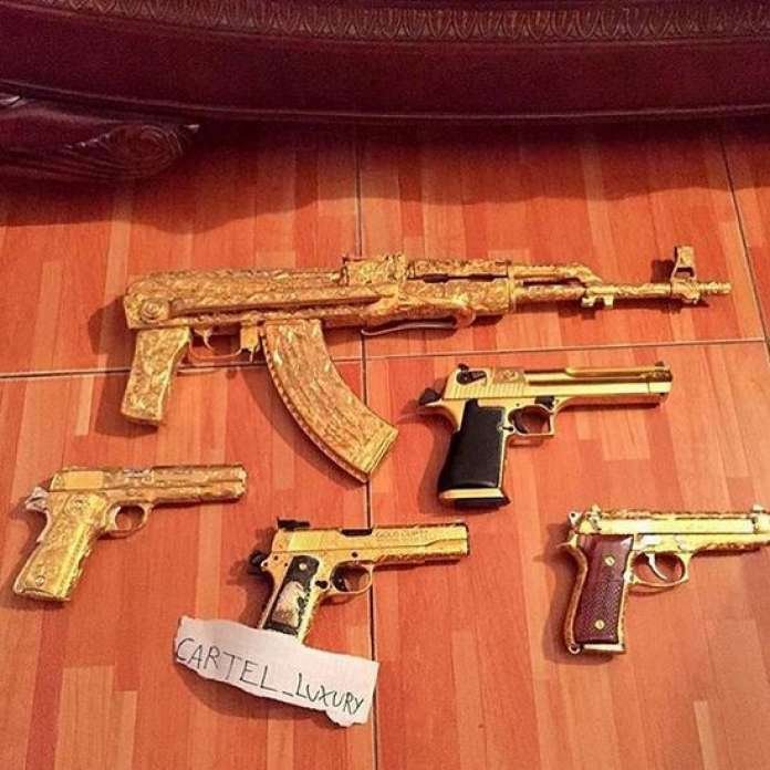 Los Zetas Gold Guns