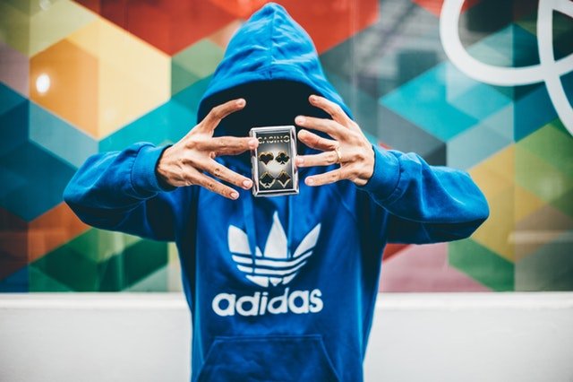 https://image.ibb.co/b5oDXo/adidas.jpg