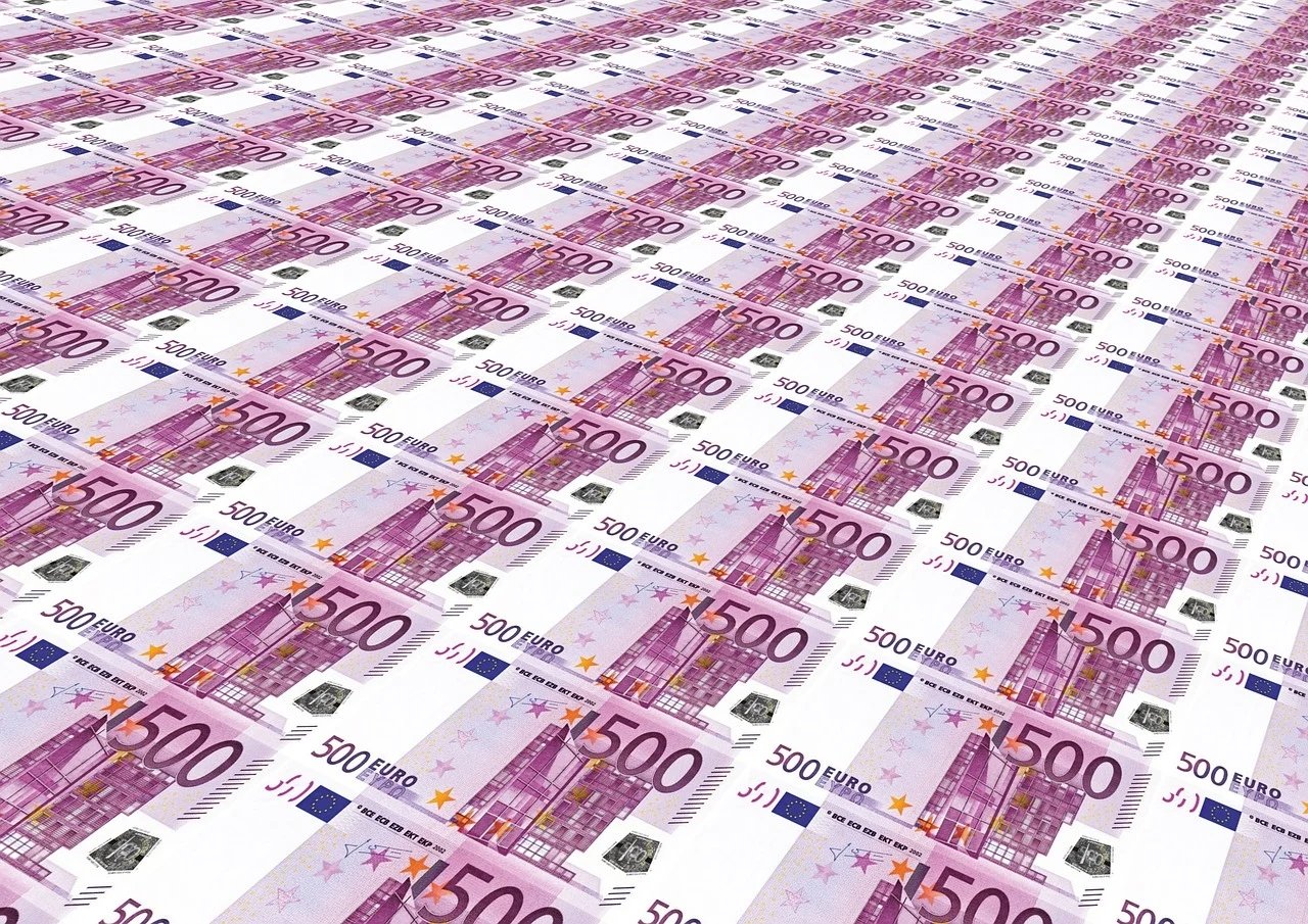 https://images.ecency.com/DQmPGWBJzfAd9V5okA6vkBymY2L9kMP61wmCjSx9TkitRP9/money_glut_432688_1280.webp.jpg