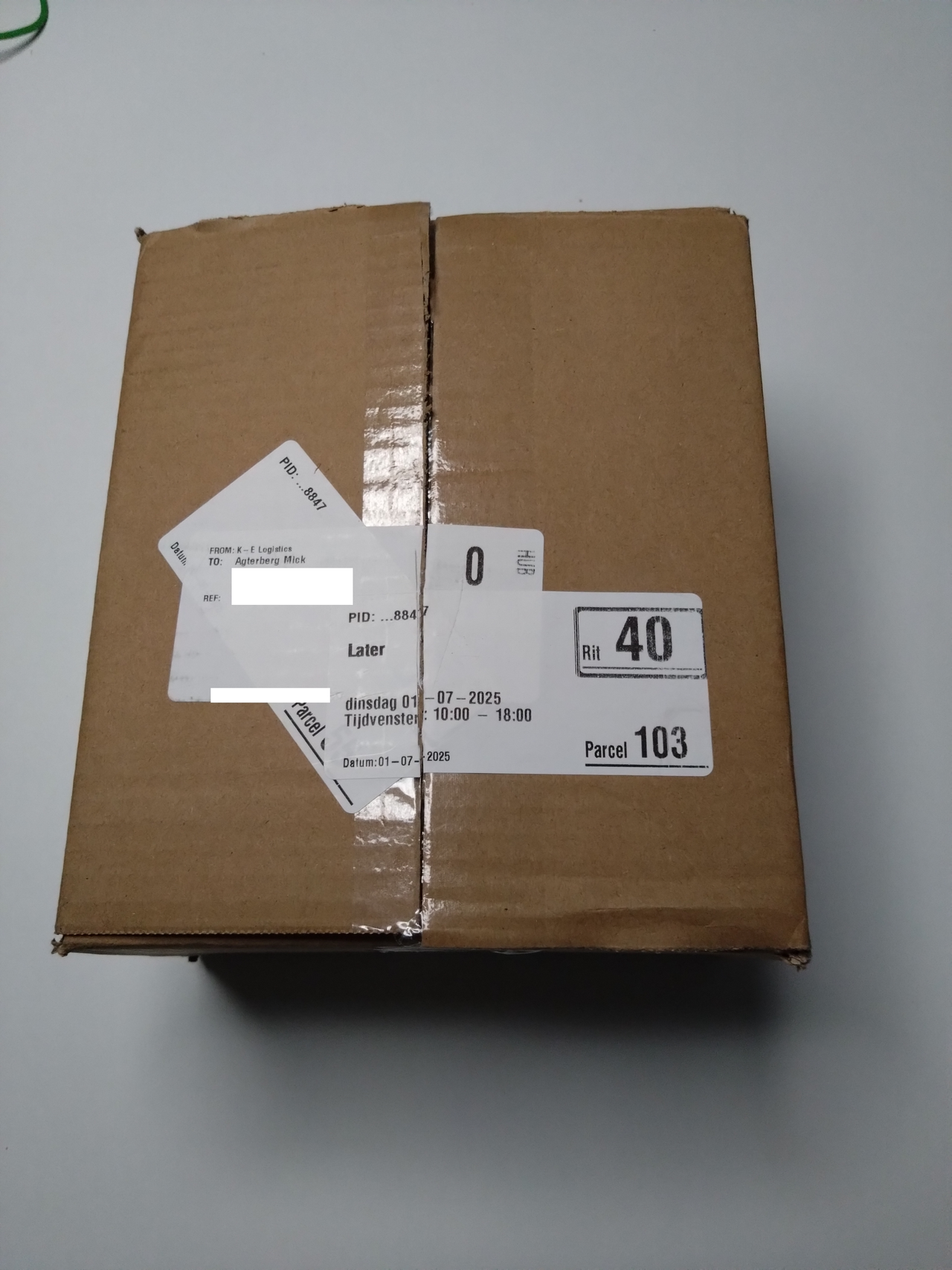 https://images.ecency.com/DQmR2HhE9bPRivvHcJ6RyZHUZNBA4TUMm2GUMQNFeJbbToJ/dhl_doos.png