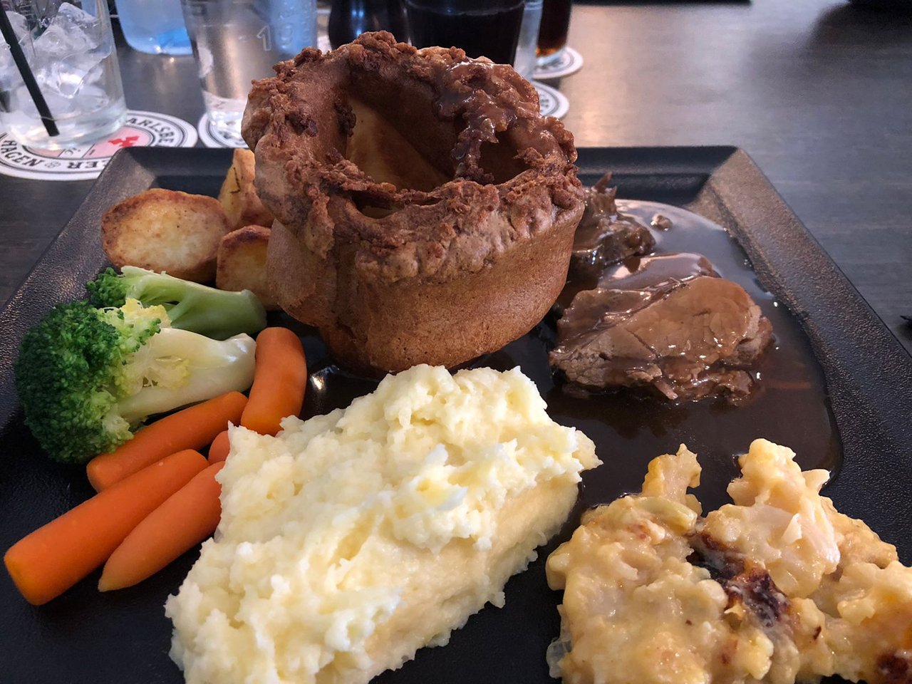 https://images.ecency.com/DQmRQXWWeha4X4kPzUg69AhDUNopRck5BGb3dYEyWaxxUox/close_up_roast.jpeg