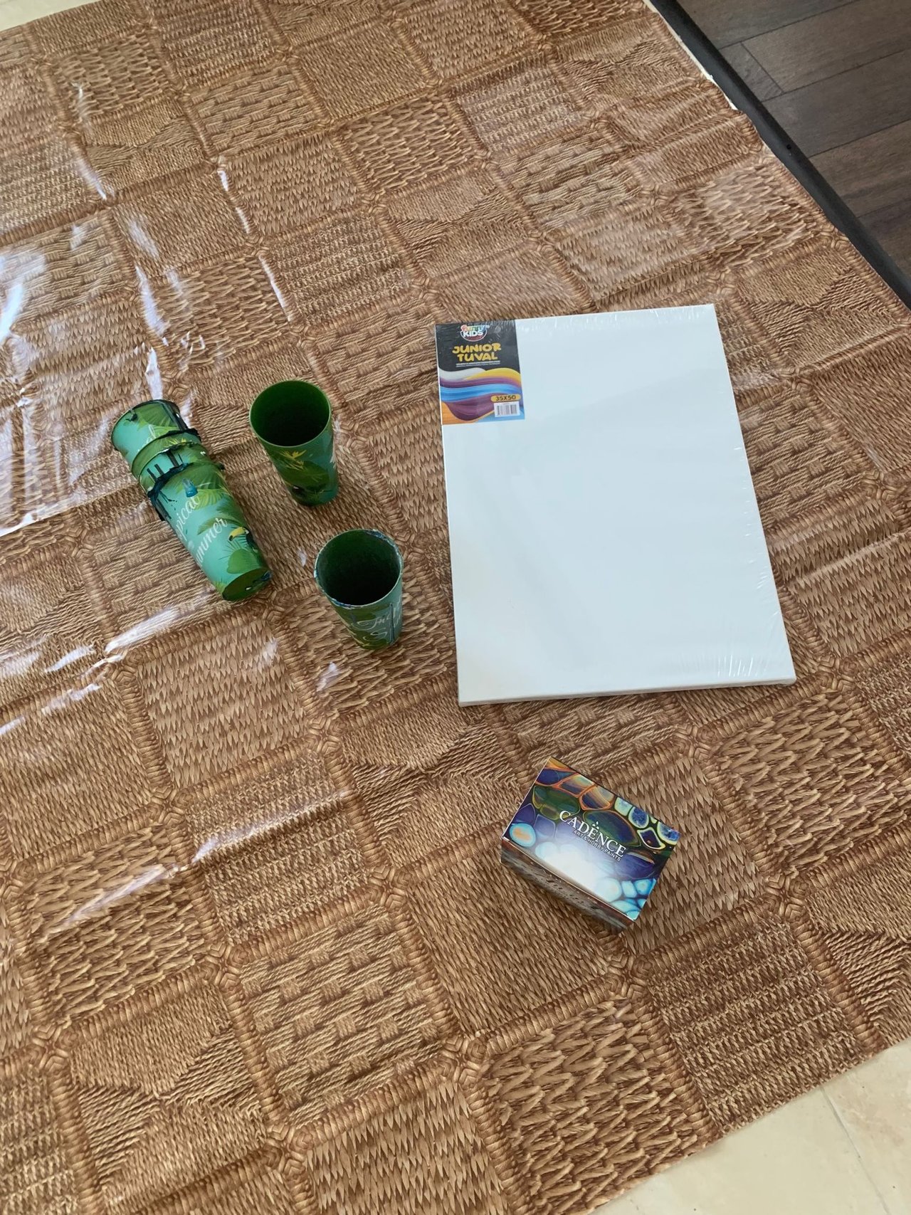 https://images.ecency.com/DQmSuqaXWg9vQHqmDf3LcwGec1BNRs4Lb8H829HcJbR56ax/pouring_arduilcelebren_on_hive_1_.jpg