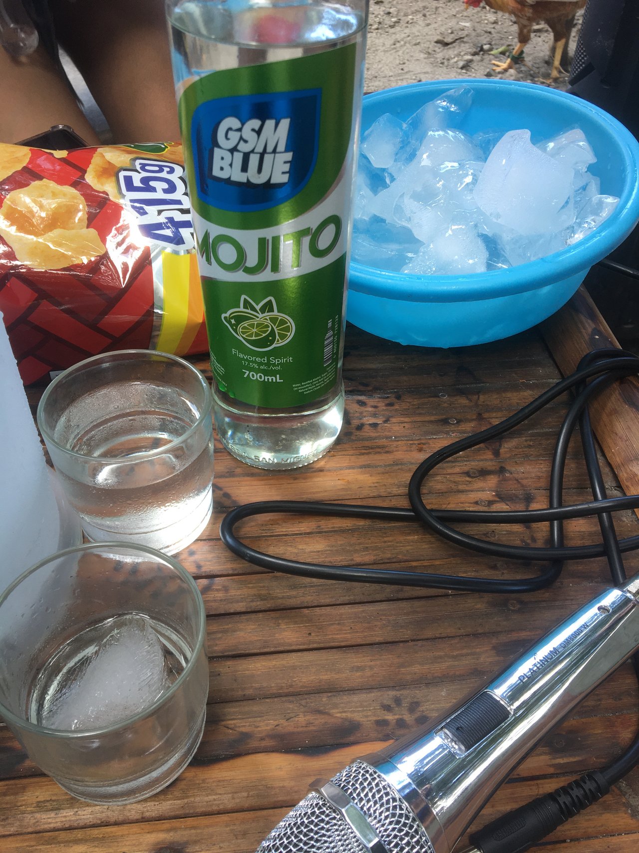 https://images.ecency.com/DQmTAv16wrnH6CE12AN7gWU2ikujz4QThJqyjEvcQ1oBXd2/mojito.jpg