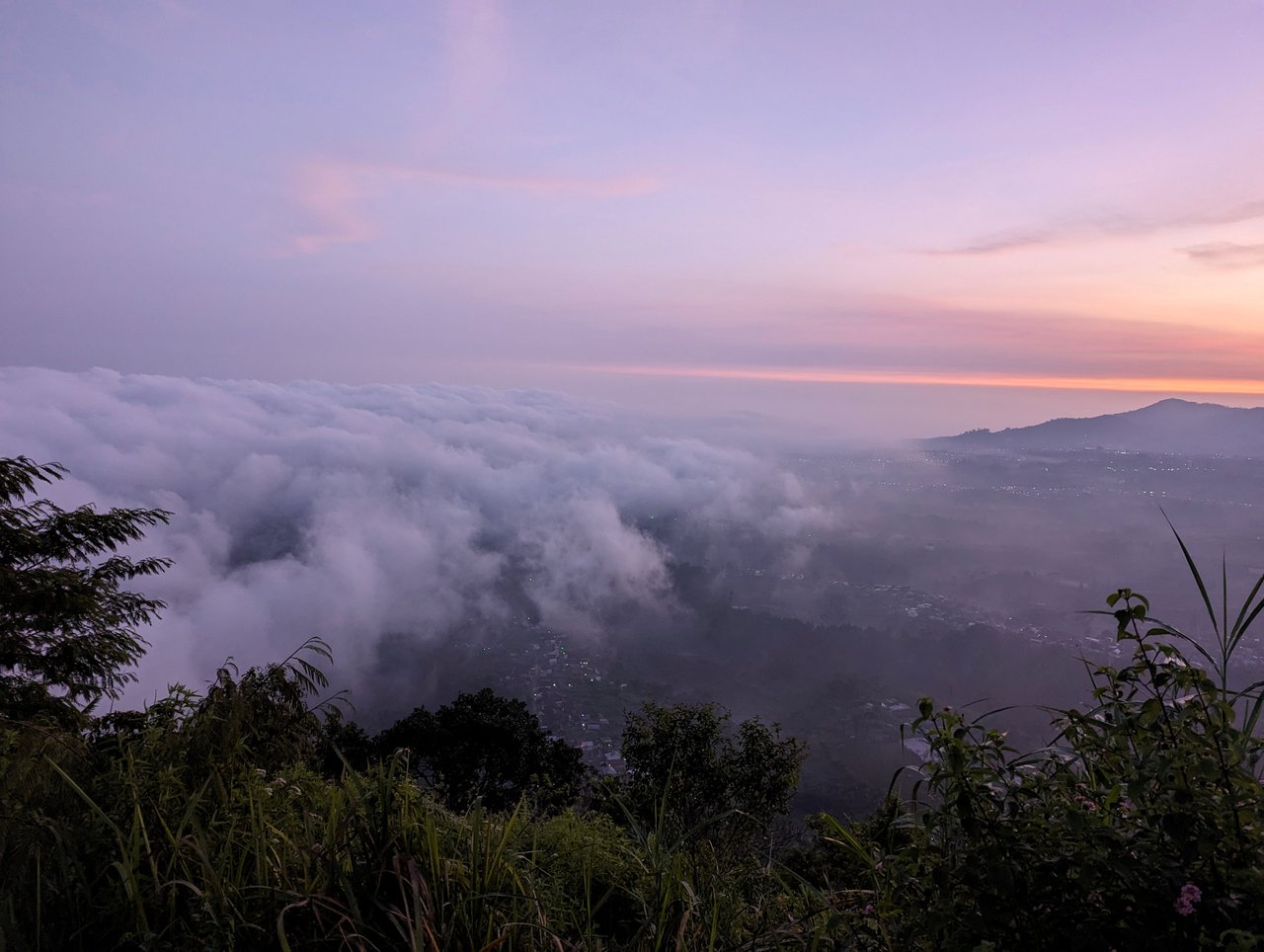 Camping at the Summit of Mount Tanggung: An Adventure to Enjoy the Beauty of Sunrise