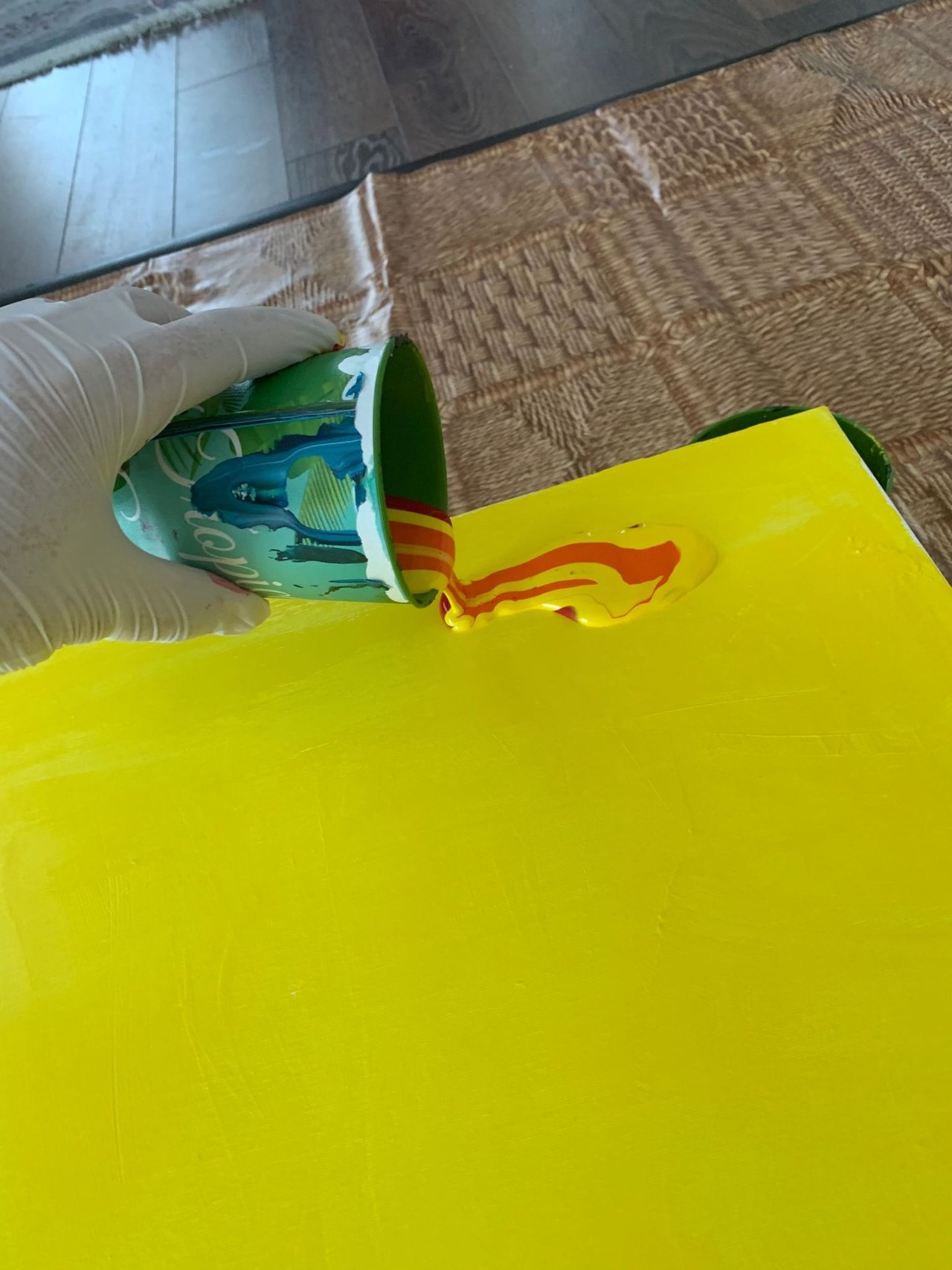 https://images.ecency.com/DQmTqvZrjS2xxCFiFun8N85LSjYZb2i6GXKMc48P9sGKdfH/pouring_arduilcelebren_on_hive_8_.jpg