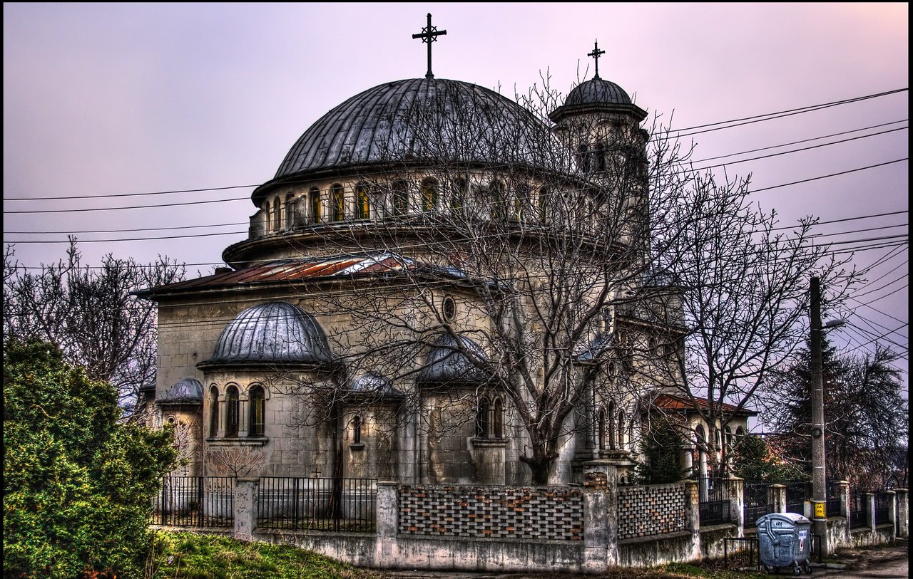 https://images.ecency.com/DQmU8YmGtCuJNb9LQ4dP7BKyyPUZrvNfsM13dSjt2KJJ3Pt/church_of_st_petka_3375352222_o.jpg