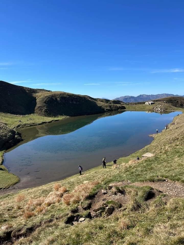 Walk to Scaffaiolo lake / Camine hasta el lago Scaffaiolo.