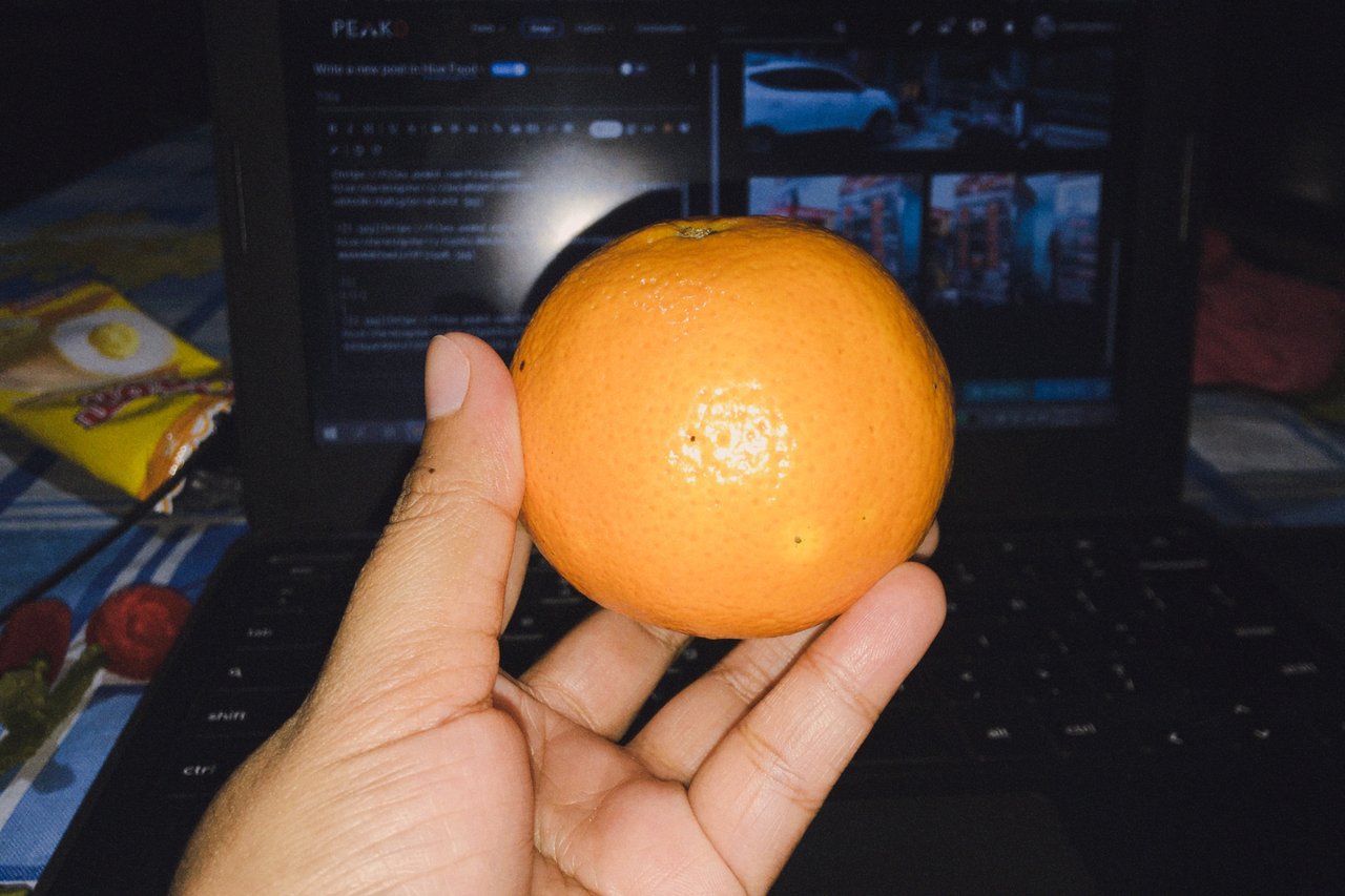 https://images.ecency.com/DQmXTVxXHxwhpjhFpd35nnKifbJiVqYPX4oMfjG25EdhtAg/orange.jpeg