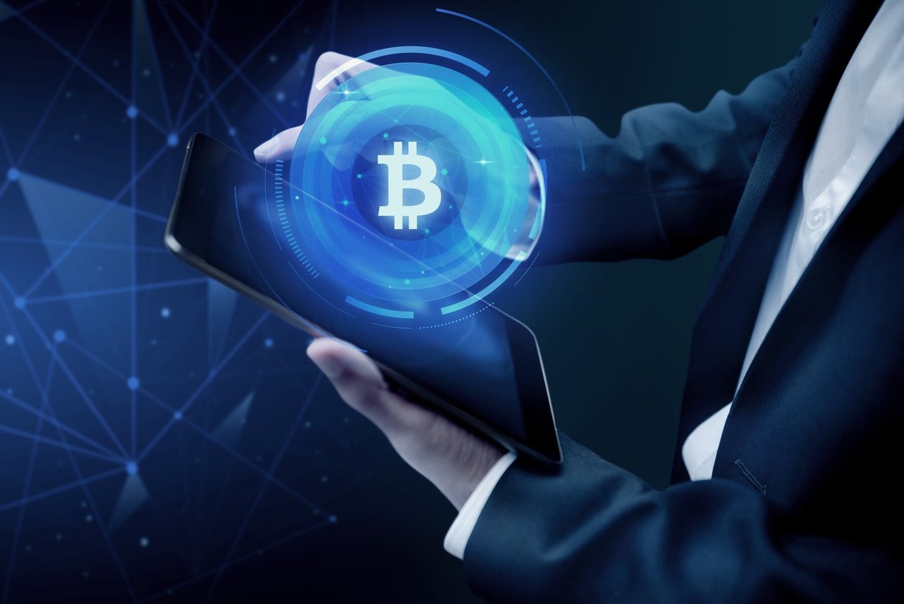 https://images.ecency.com/DQmaV8vdjJmfa5nb63Q8JWyQuQhC1BNZ6n242NqGez9vKfv/beautiful_cryptocurrency_hologram_design_23_2149250209.jpg