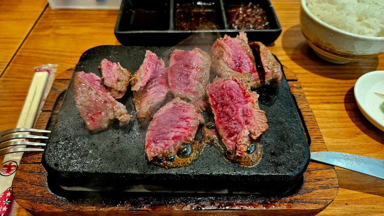 https://images.ecency.com/DQmbRWR57rp7W23STKsXw5BjiSEHYir8RBeXTn6jgA7oEq2/yapparisteak8.jpg
