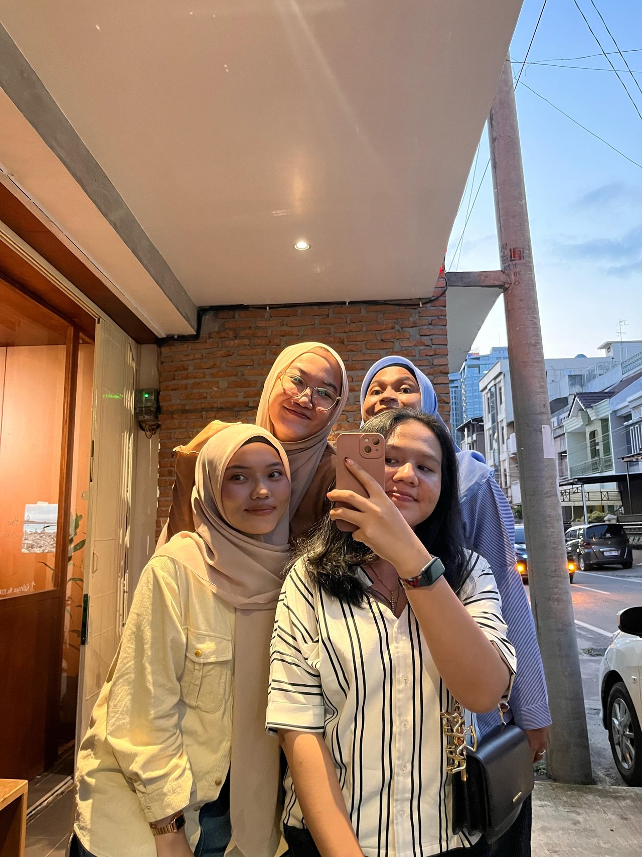 https://images.ecency.com/DQmben5aa45mX1c6SWRYqi7fLkLpMoVwqg1ruKr9ooF3yyK/1748595249991.jpg