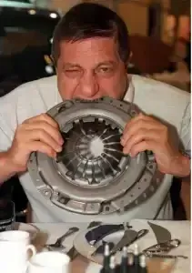 https://images.ecency.com/DQmcHkojLfrcmqJG6FbhUNzJsEgCZovaLojWwpN7fwEeQfx/airplane_eater_e1744045921686.webp