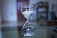 https://images.ecency.com/DQmcnn69BXSSTcXi2hhab1X9QRpcGiUTuFpQGuzbTHA89ef/hourglass.png