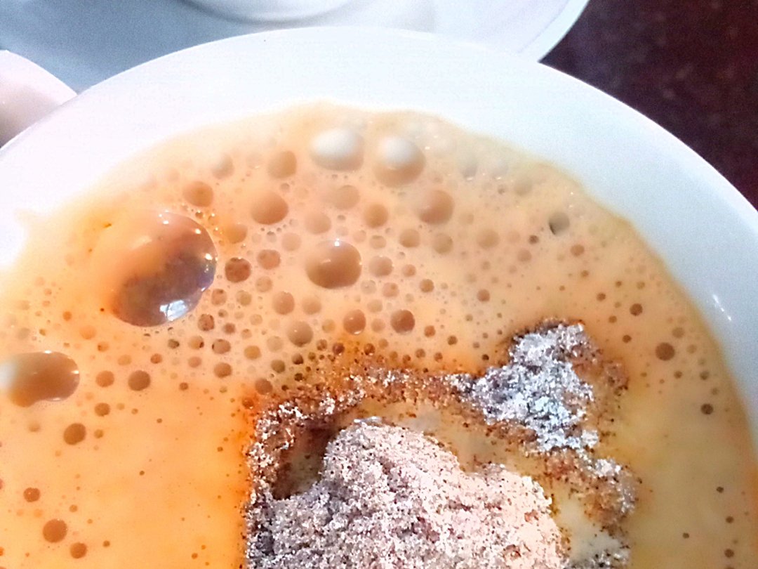 Warm memory powder in a cup of coffee
