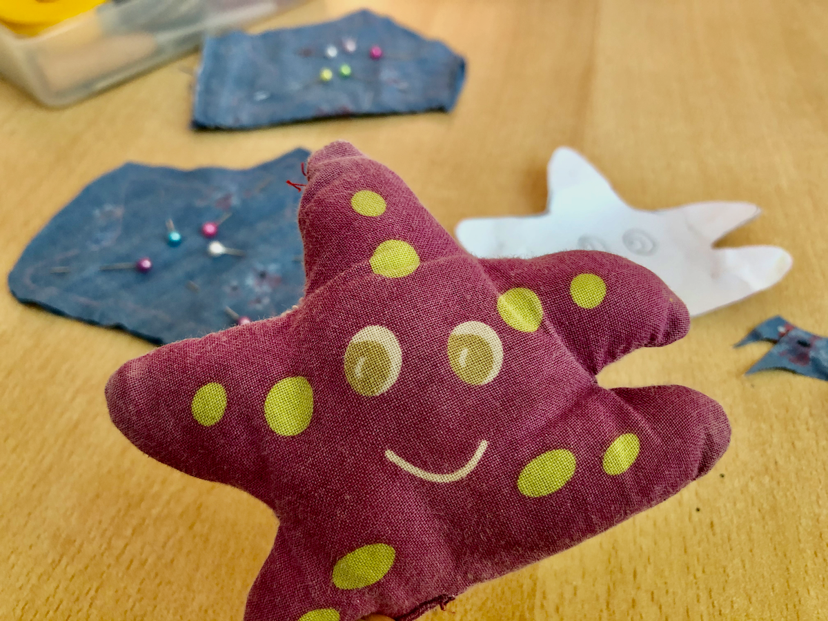 Making Starfish S Siblings ヒトデの兄弟を作っています Peakd Making Starfish S Siblings ヒトデの兄弟を作っています Peakd