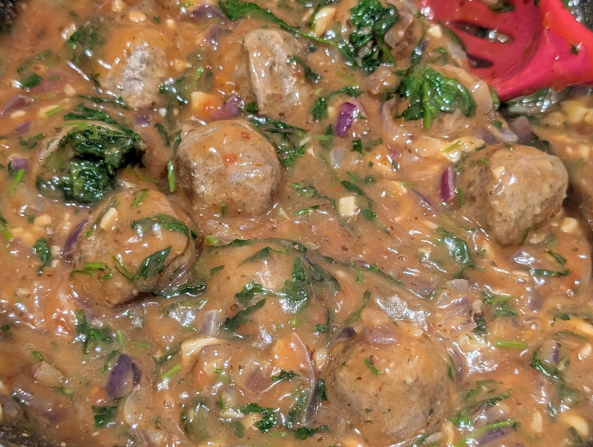 Polpette e spaghetti succulenti preparazione