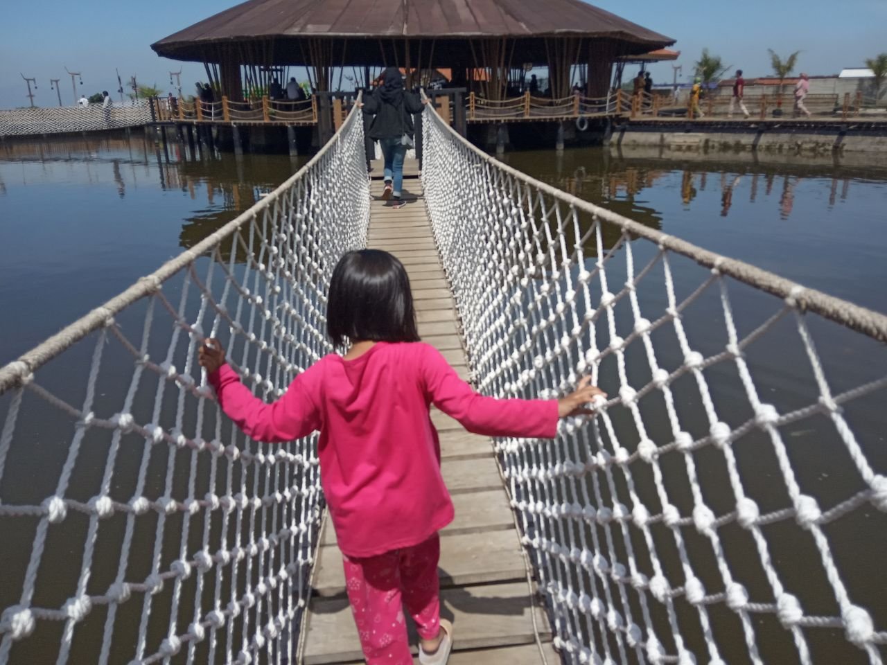 https://img.travelfeed.io/wongbraling%2F20200727T104928040Z-sabin6.jpg