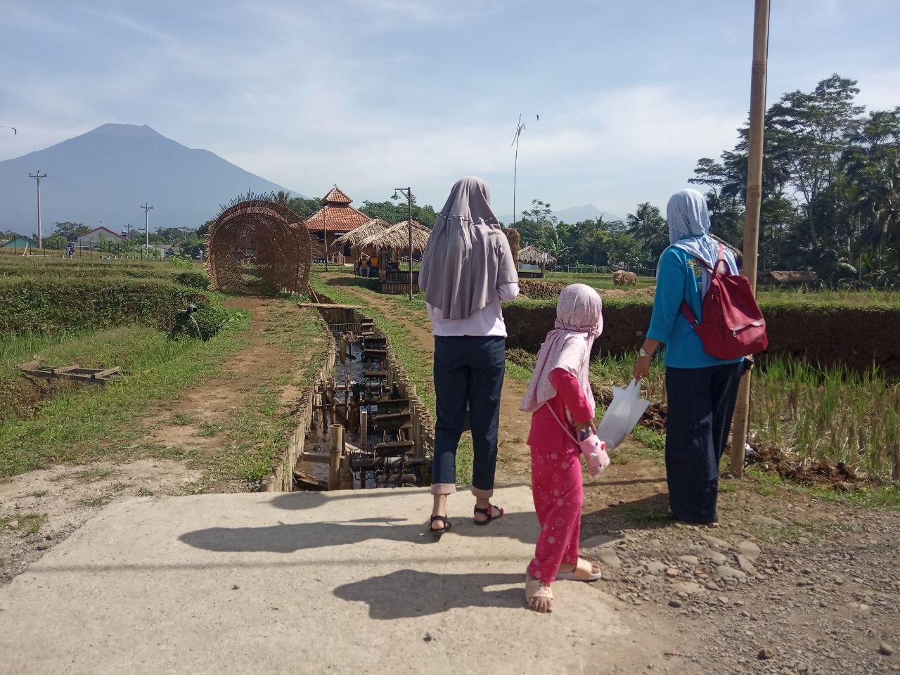 https://img.travelfeed.io/wongbraling%2F20200727T105531763Z-sabin4.jpg