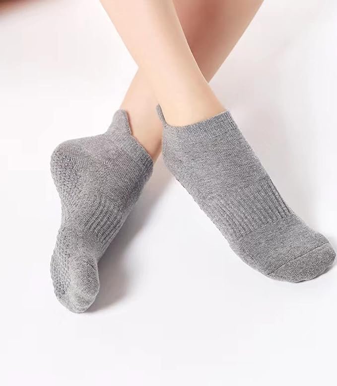 4 Grip Socks for Women Pilates Non Slip Socks Womens Pilates Socks with Grips for Women Grippers Socks No Slip Socks Women