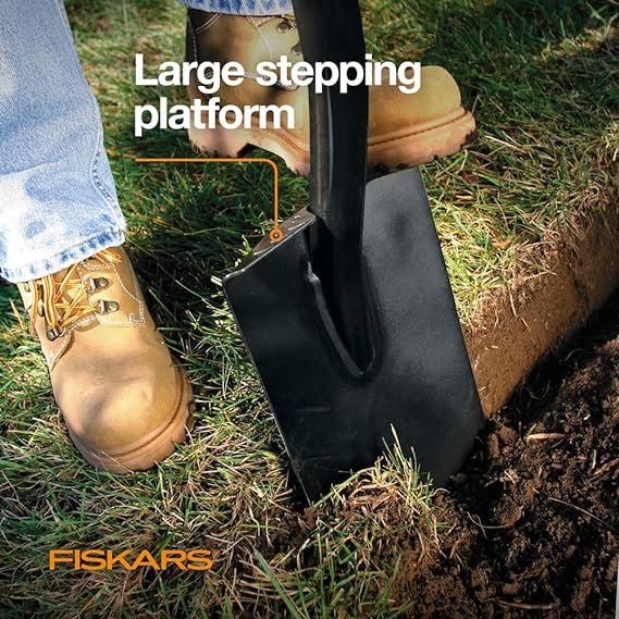 2 Steel Garden Spade (9667) by Fiskars, 46 Inches with D-Handle