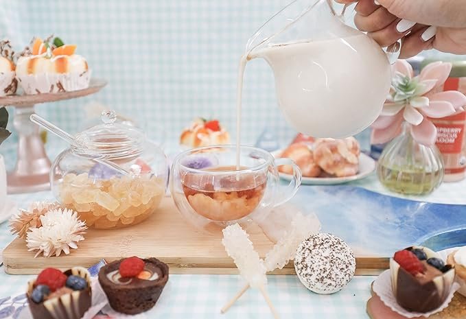 2 Sugar and creamer set made of durable borosilicate glass - Set for serving tea or coffee, includes cream pitcher, sugar bowl with lid and spoon - Suitable for serving 3-4 people.